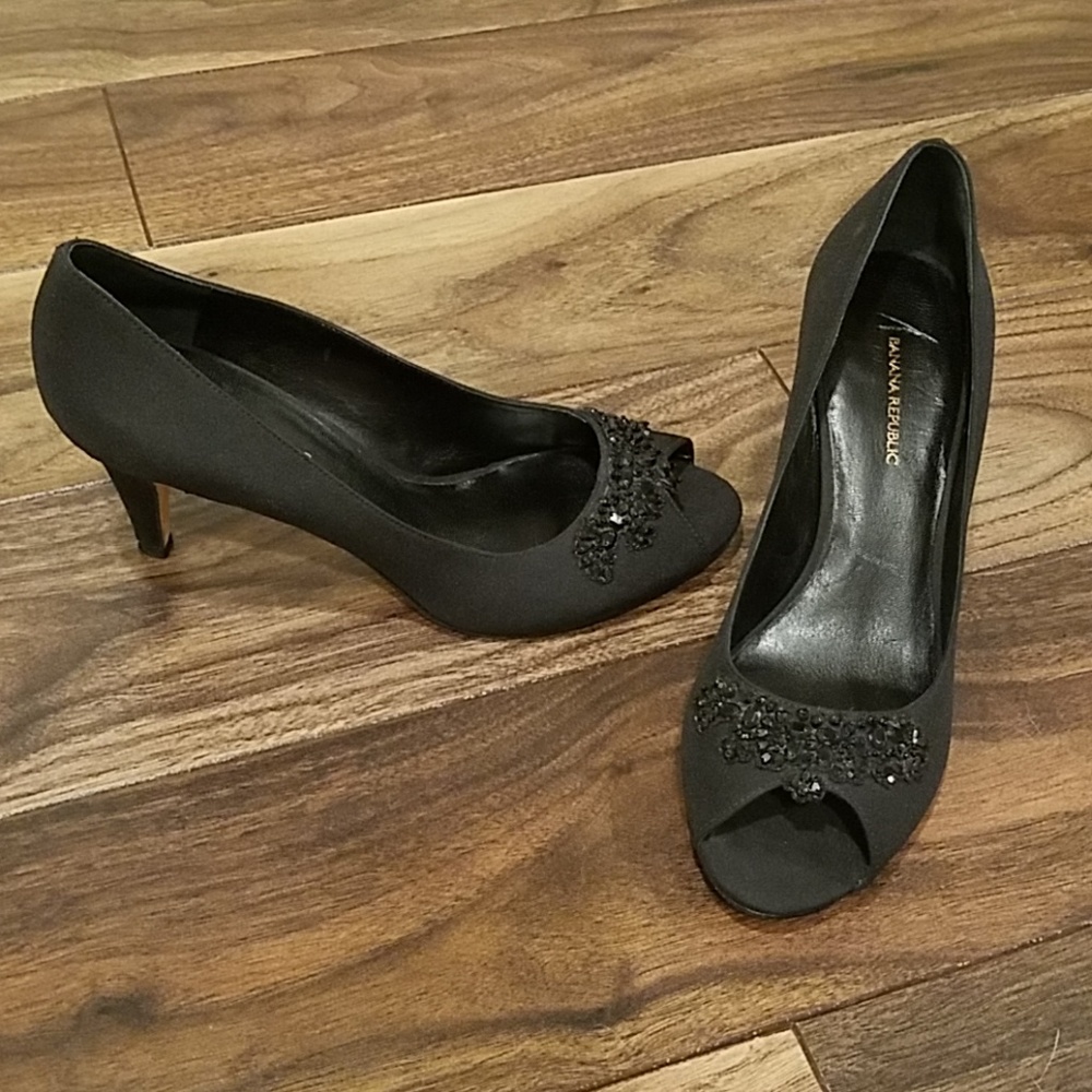 Banana republic heels